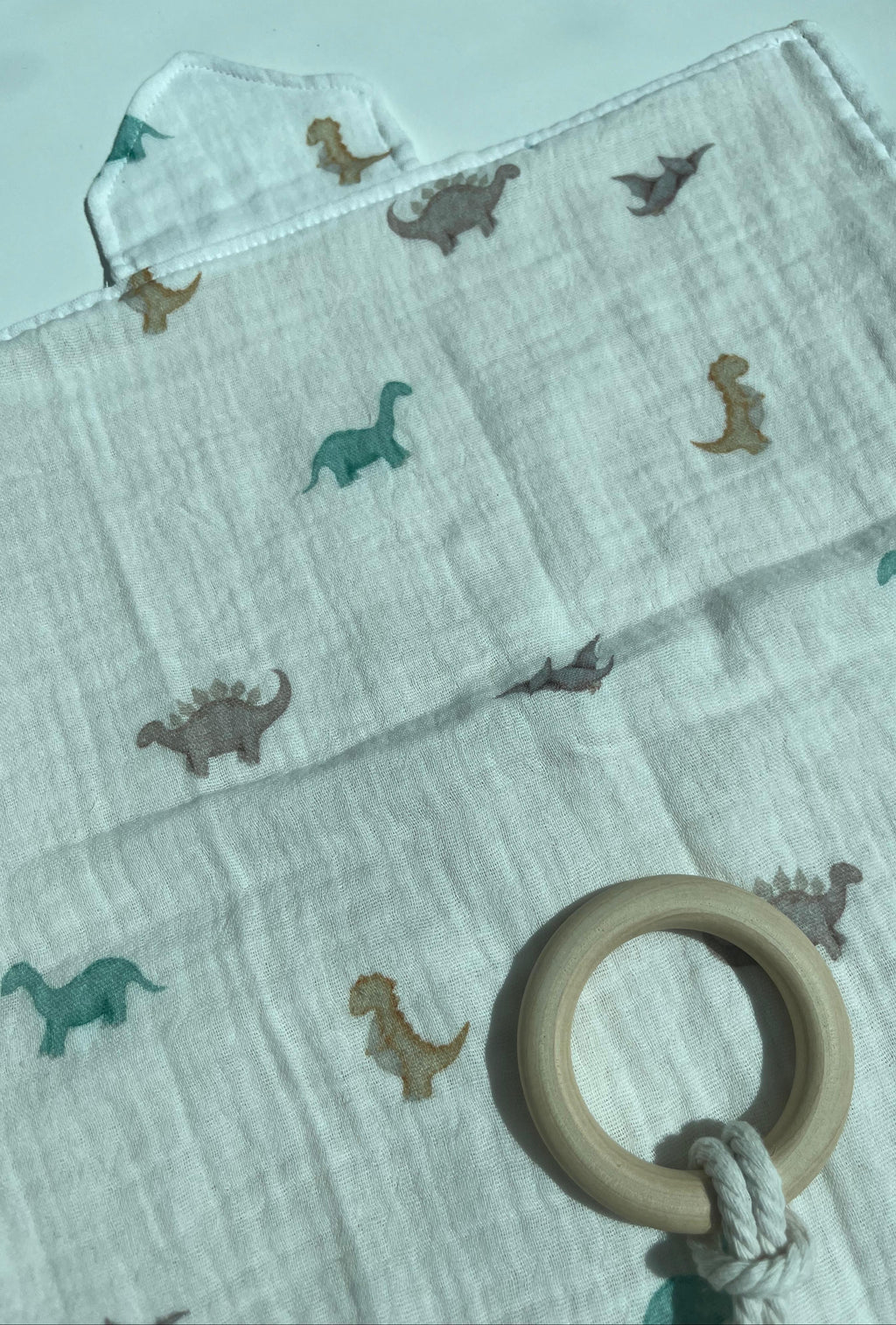 Schmusetuch für Babys aus zartem Musselin und Hold Ring zum Greifen als Geschenk