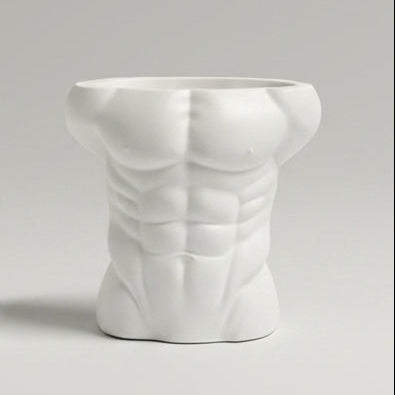 Torso eines muskolösen Mannes als Becher oder Vase